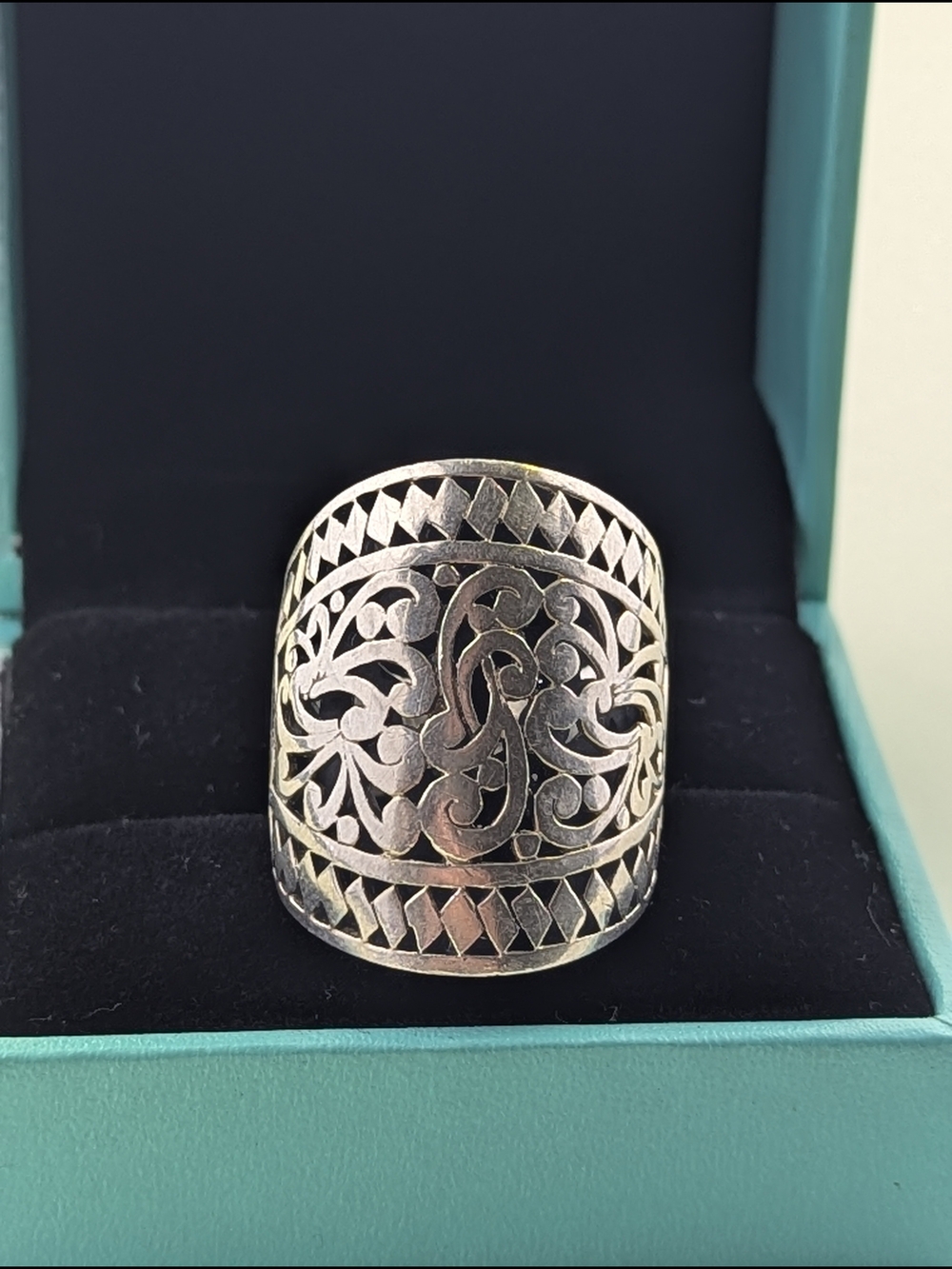 ✨ Vintage Sterling Silver Statement Filigree Shield Ring ✨ - Picture 2 of 8